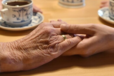 "Macht hoch die T&uuml;r" - Adventssammlung 2025