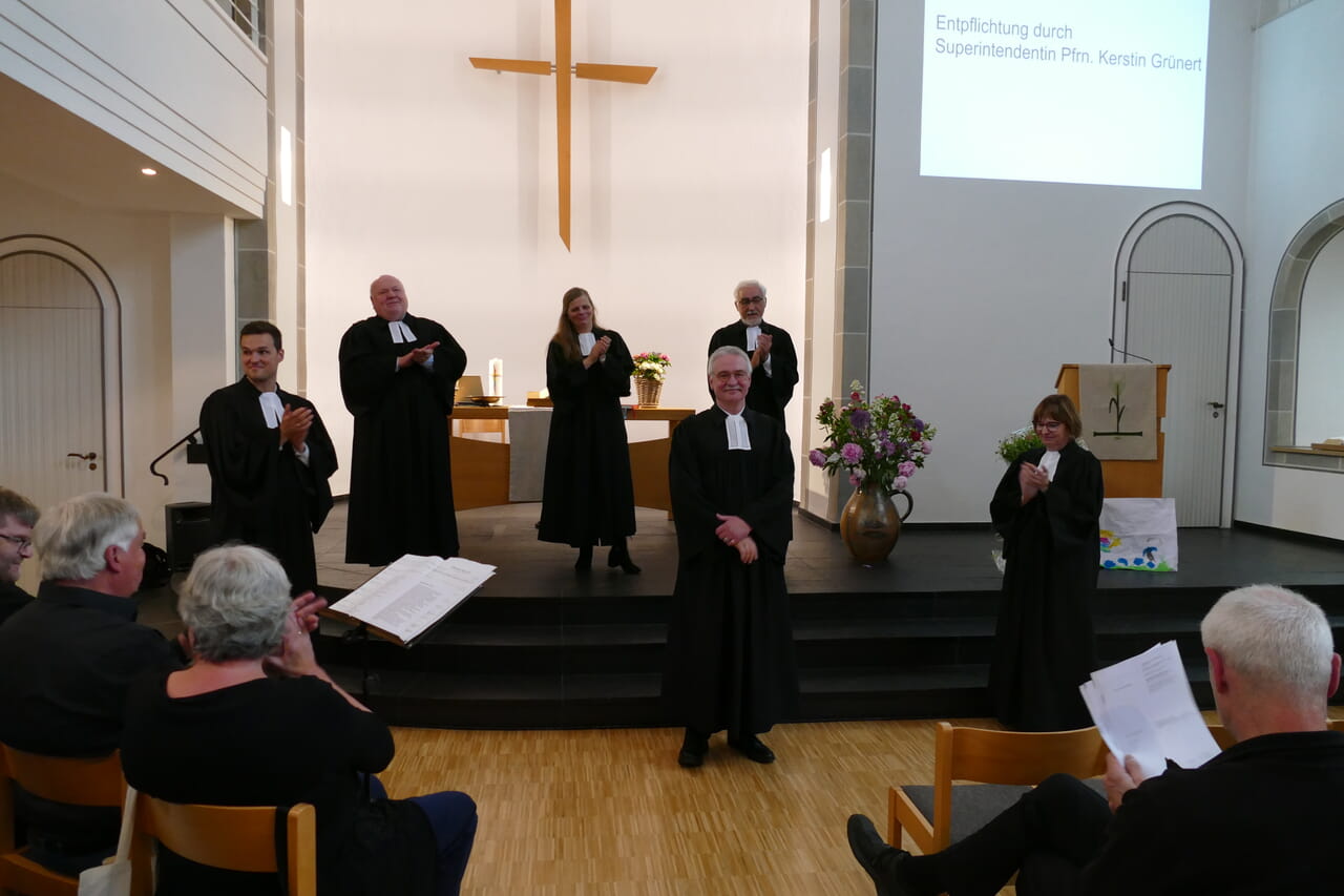 Pfarrer Günther Albrecht in feierlichem Gottesdienst in den Ruhestand verabschiedet.